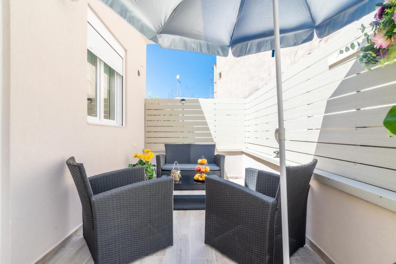 Sophia'S Comfortable Home With A Private Backyard Gazi Extérieur photo
