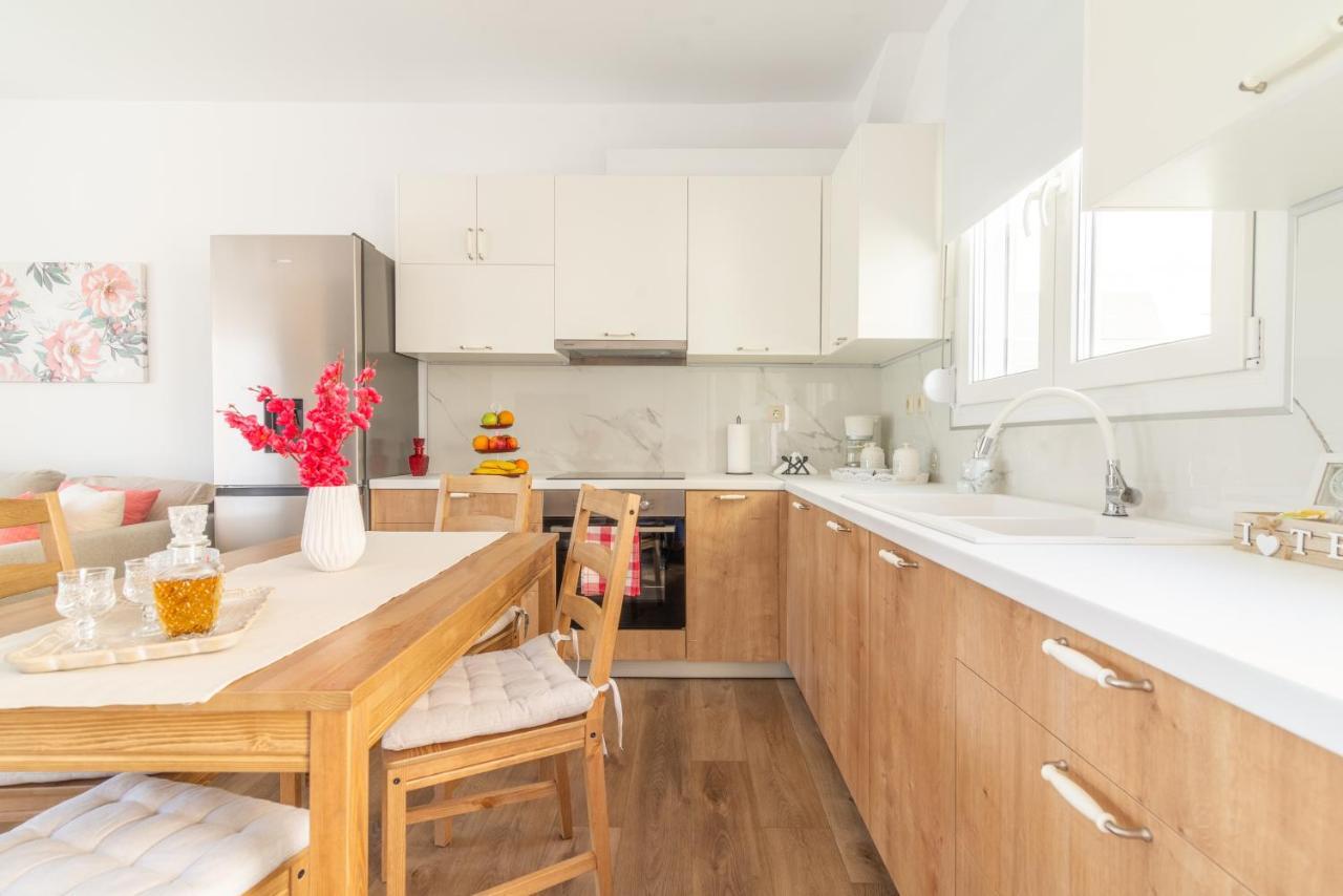 Sophia'S Comfortable Home With A Private Backyard Gazi Extérieur photo